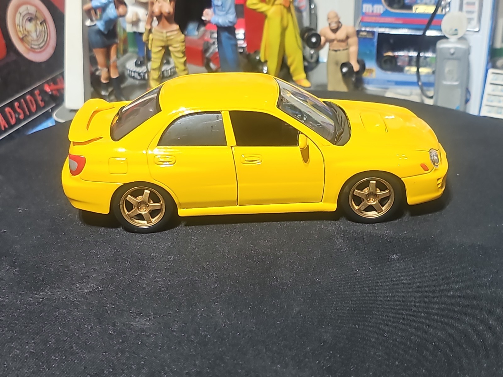 VINTAGE Maisto Subaru Impreza WRX 1/24 Scale YELLOW BEAUTIFUL NICE CAR 🚗