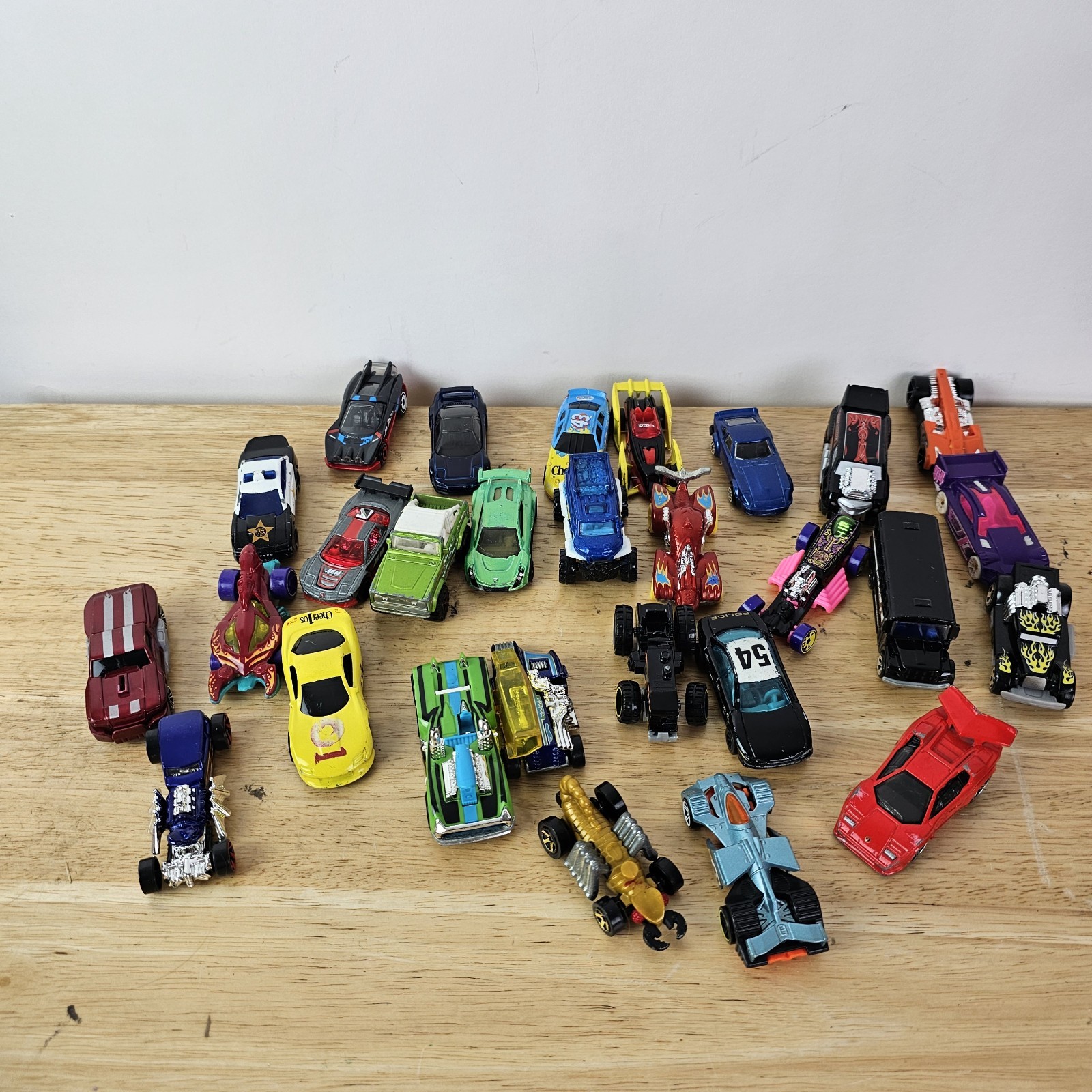 Hot Wheels & Unbranded Cars And Trucks 25+ Lot Various Models Used Toys