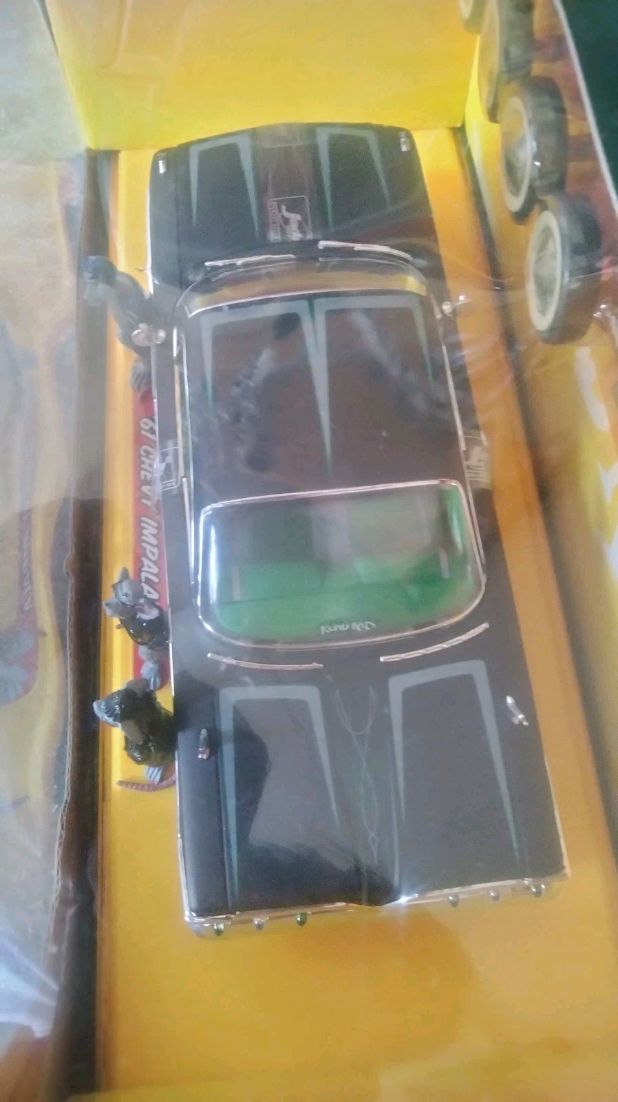 JADA ROAD RATS 1:24 (Customized) “1961 Chevy Impala” with 3 Homie Hood Rats RARE