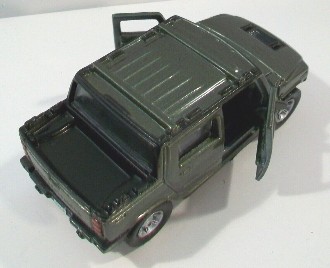 Maisto Hummer H2 SUT Concept Pull Back Action Die-Cast Car, 1/46 Scale