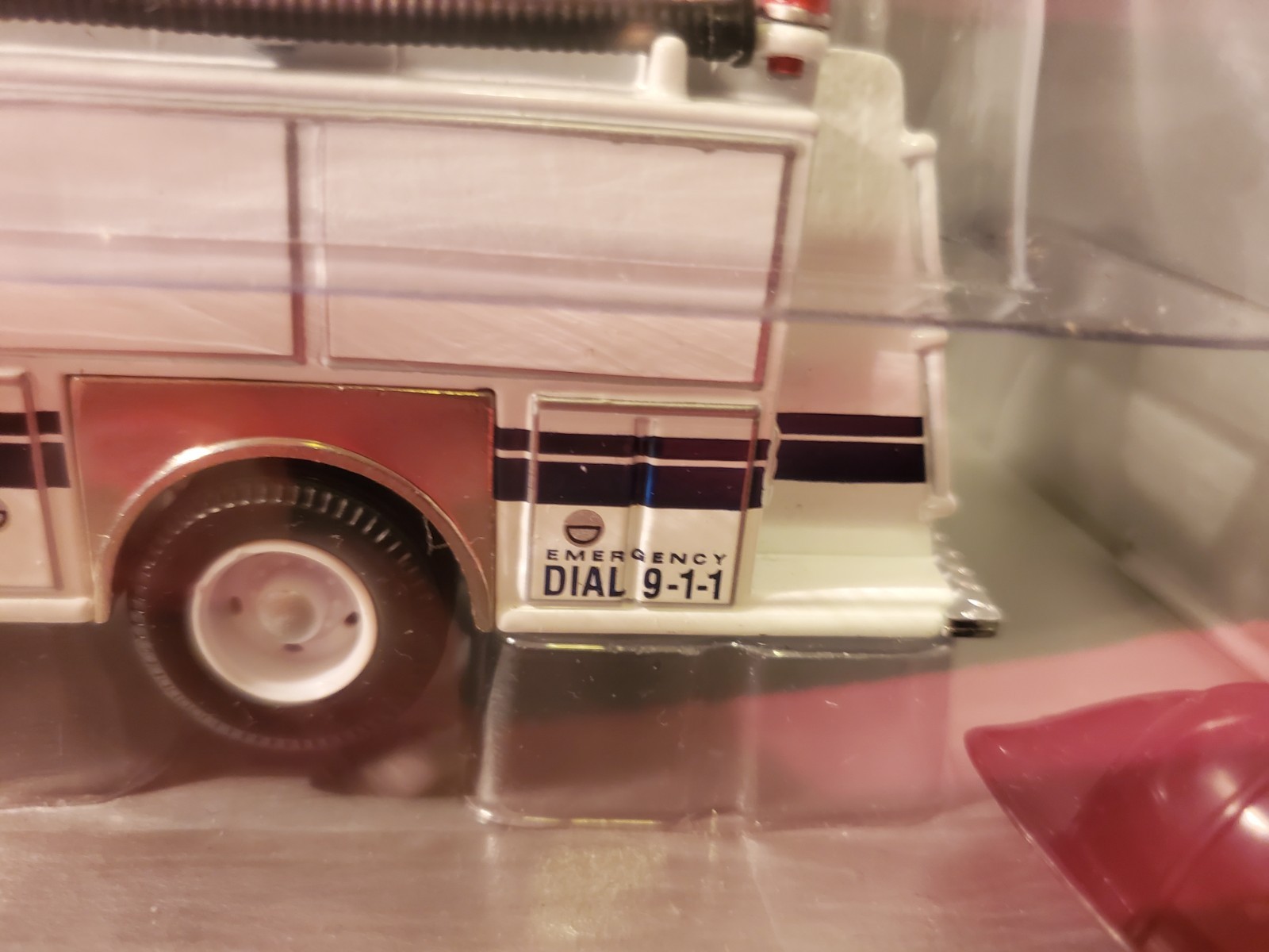 Corgi Die-Cast Collectibles E-One Side Mount NEWARK FIRE DEPT Fire Engine 1:50