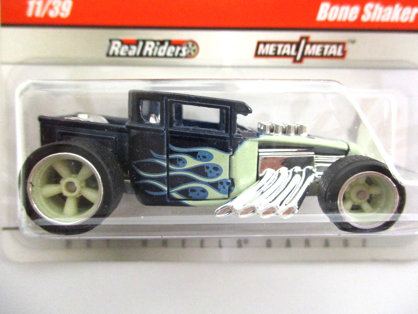 HOT WHEELS – LARRY’S GARAGE – BONE SHAKER CUSTOM RAT ROD PICKUP – REAL RIDERS