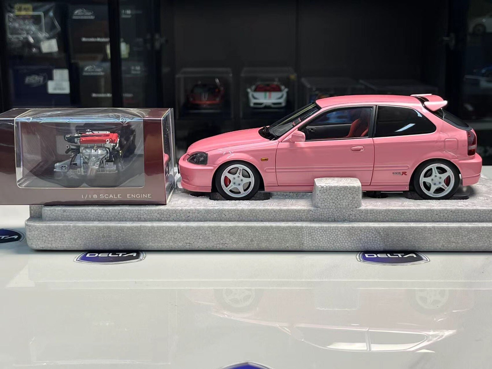 Motorhelix 1/18 honda civic type r EK9 In Light Pink