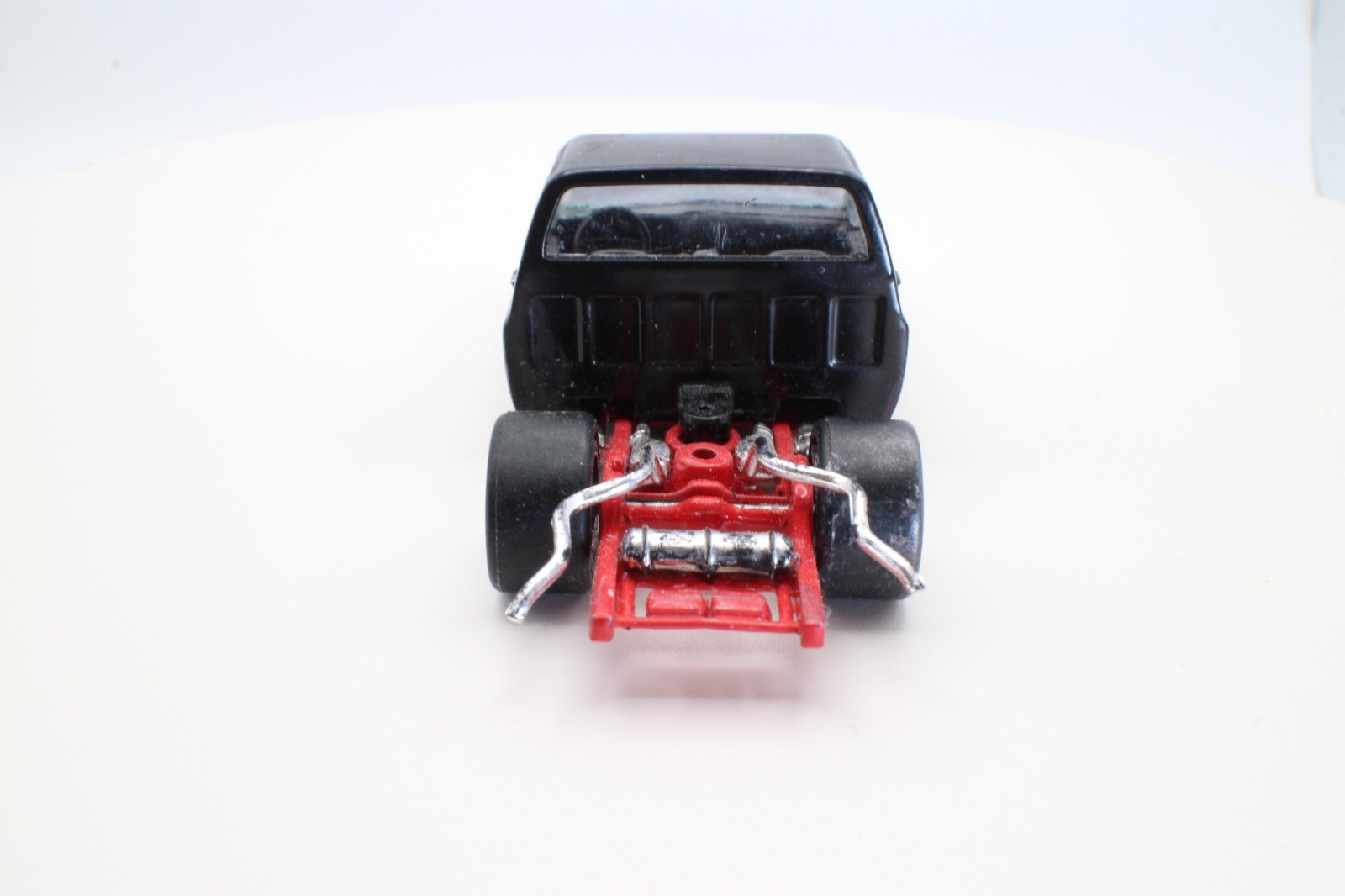 M2 Machines 1976 GMC Truck Custom Hot Rod Cab Chassis Black Red 1:64 Loose