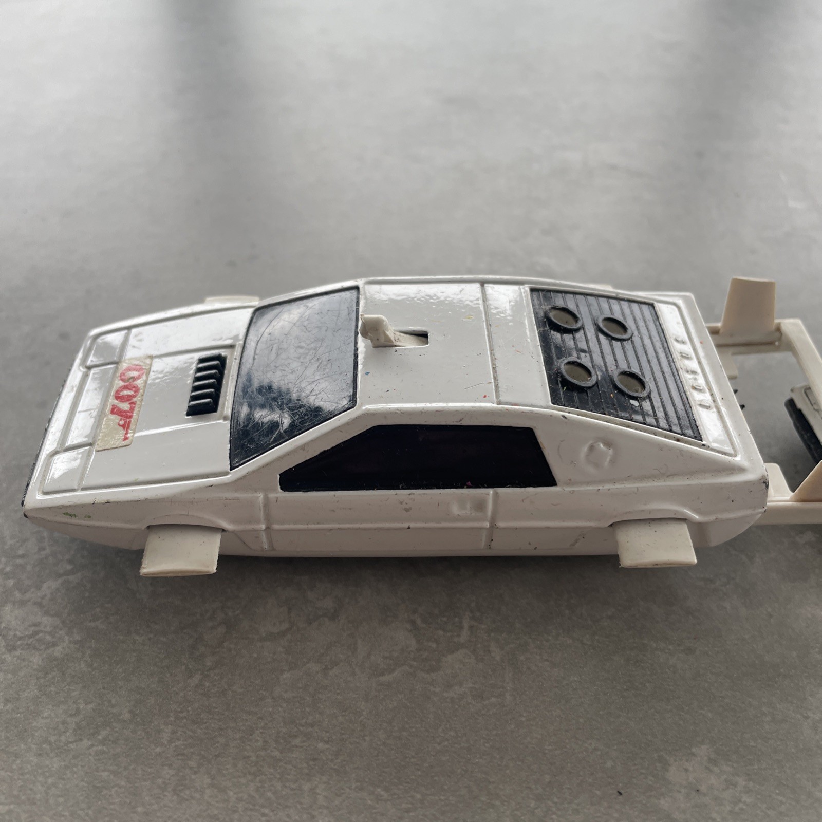 2 Corgi James Bond 007 Lotus Esprit (1 corgi juniors) amphibious cars both GB
