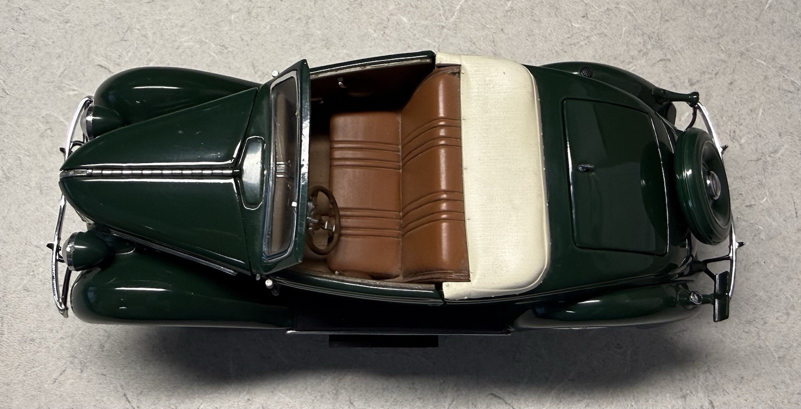 1936 Ford 1:24 Green Convertible With Stand Franklin Mint Precision Models Loose