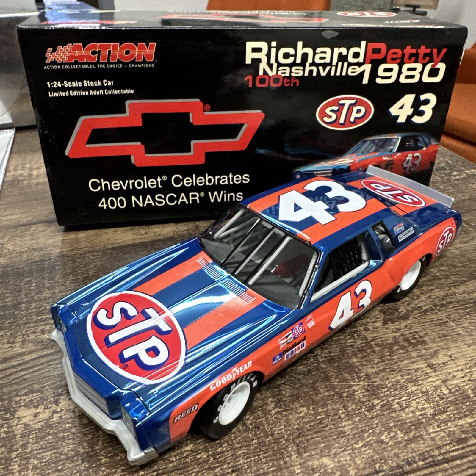 #43 Richard Petty 1980 STP Chevy 400 Win Monte Carlo 1:24