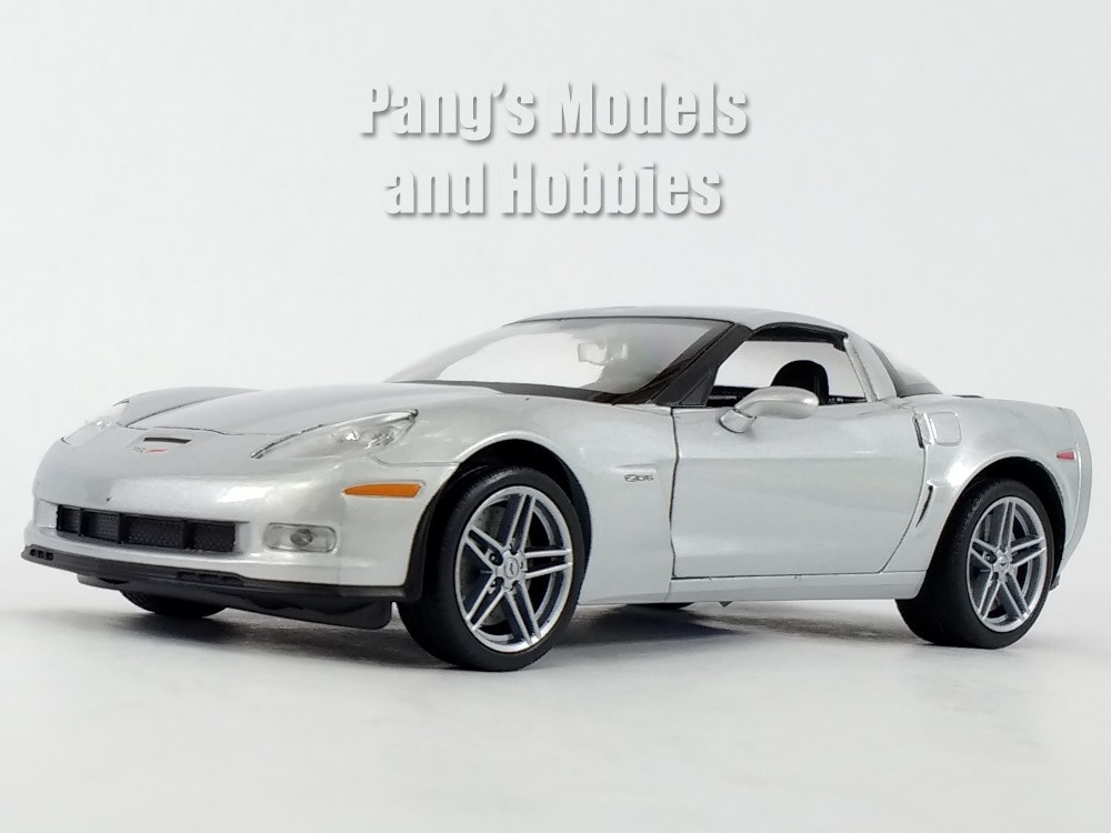 2007 Chevrolet Corvette Z06 C6 1/24 Scale Diecast Model by Welly – SILVER