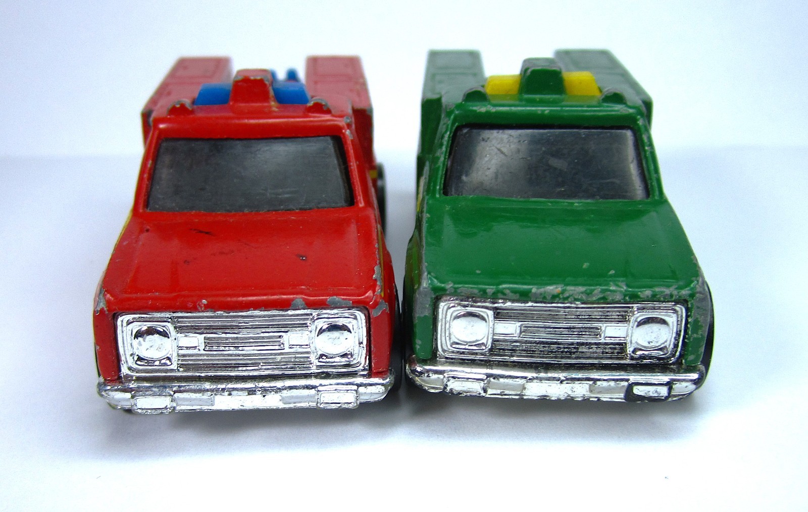 Hot Wheels Rescue Ranger Emergency Squad Ranger Rig Vintage 1:64 Lot of 2