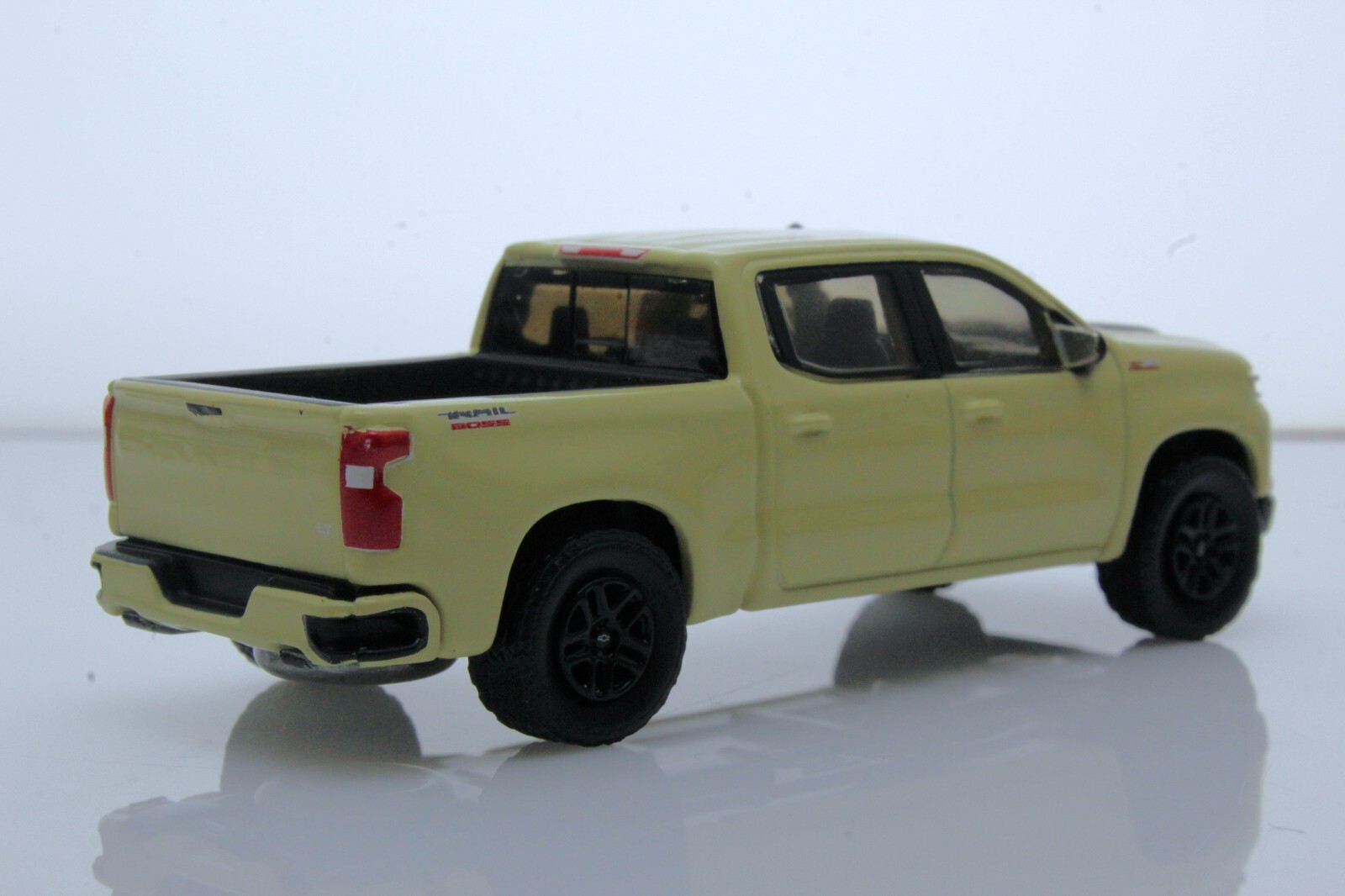 2023 Chevy Silverado 1500 Trail Boss Off-Road Pickup Truck 164 Diecast Model Tan