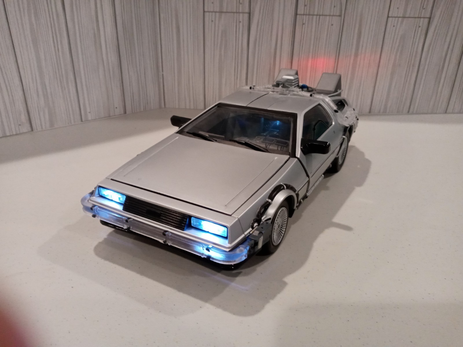 2009 Lights & Sound Diamond Select Back To The Future Delorean 1/15 Scale