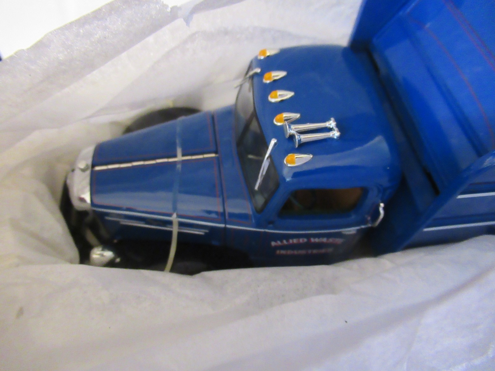 First Gear Mack L Model Allied Waste Industries 1:34 Scale Diecast Truck W/ Box