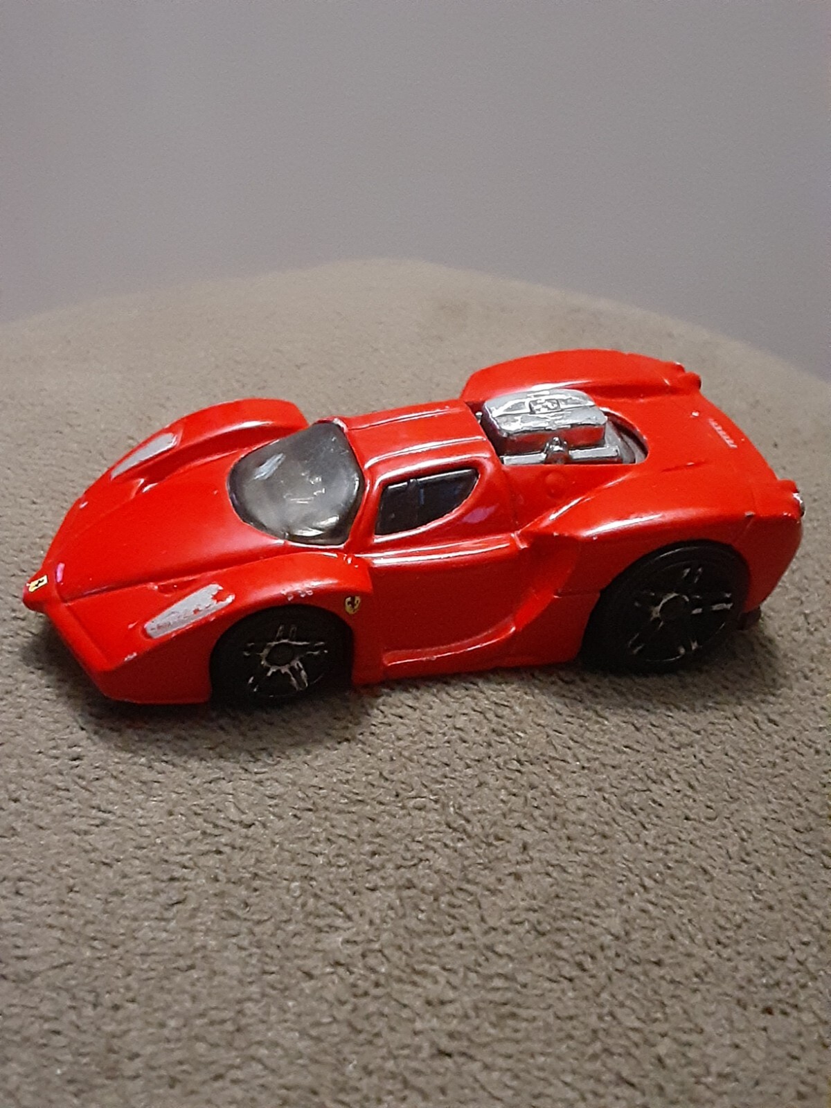 Hot Wheels Enzo Ferrari Diecast Car Red 2003
