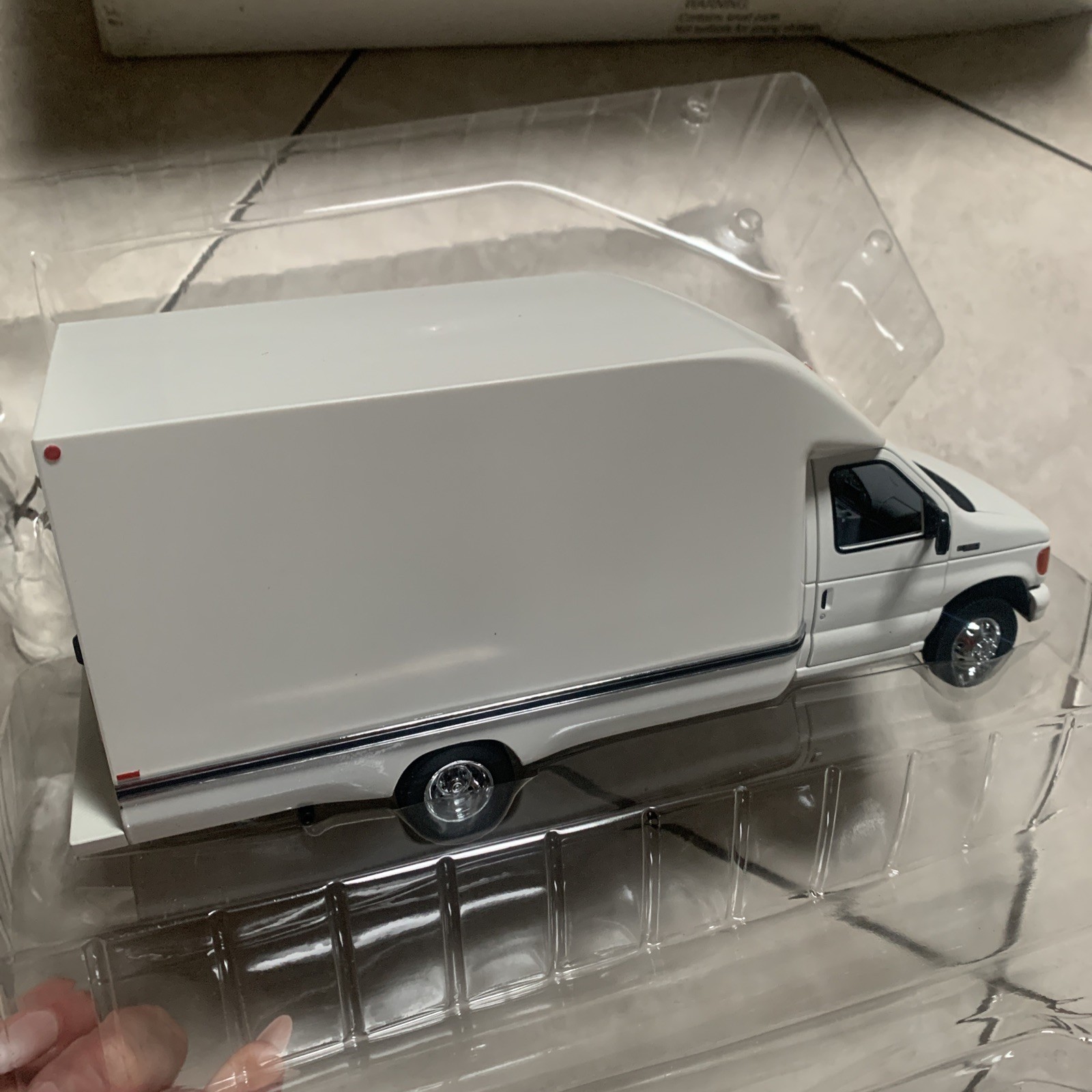Ford E-350 Diecast Moving Truck Cargo Van 1/24 Scale NEW Plain White On the Move