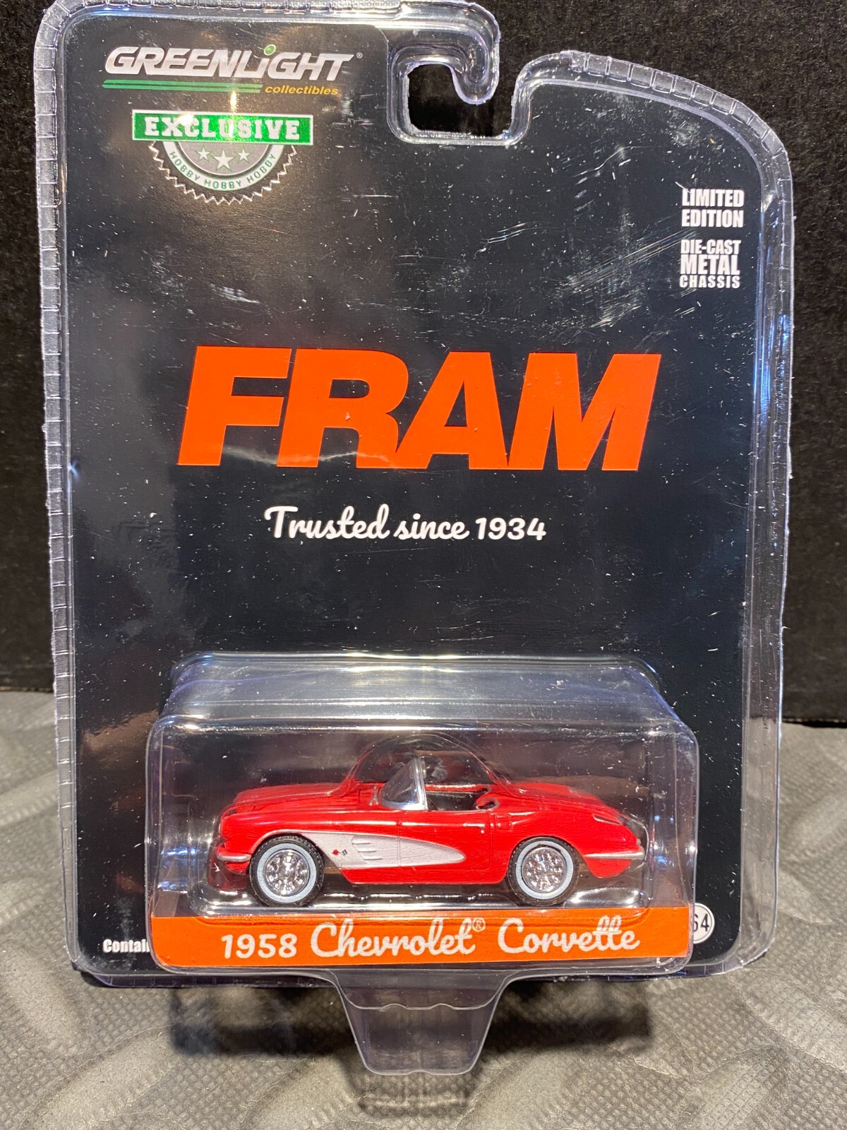 1/64 GREENLIGHT FRAM 1958 CHEVROLET CORVETTE RED & WHITE COVE