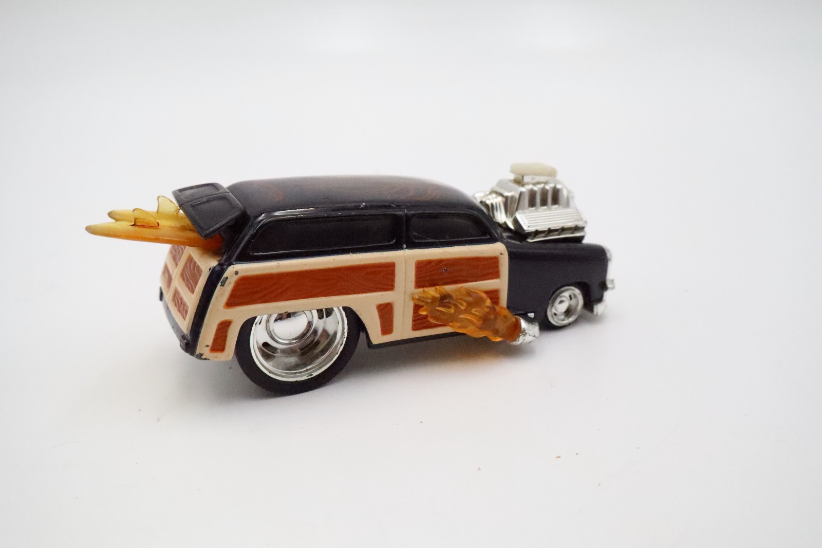 Hot Wheels 1955 Chevy Nomad Woodie Wagon 5” Black Surfboard Die Cast Mattel 1998