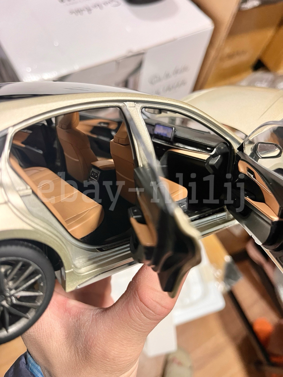 1:18 Scale 2025~2026 Toyota Camry XSE Bronze Gold Diecast Model Car
