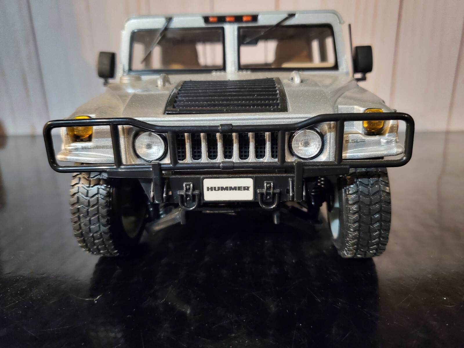Maisto Hummer Hard Top 4×4 1:18 Scale Diecast Model Truck Military Humvee Silver