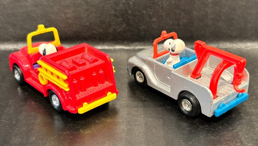 2 Aviva Diecast, SNOOPY FIRE TRUCK / SNOOPY TOW TRUCK (Peanuts Gang)