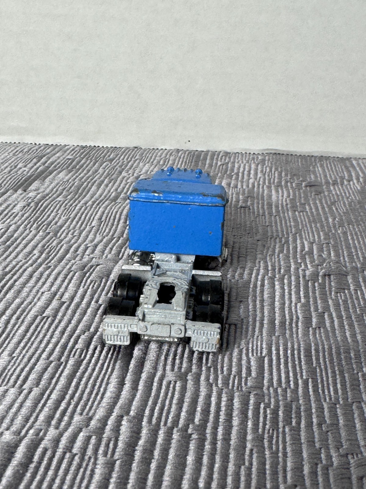 Yat Ming Blue Semi Truck Tractor Unit Small Diecast Toy Vehicle China Loose