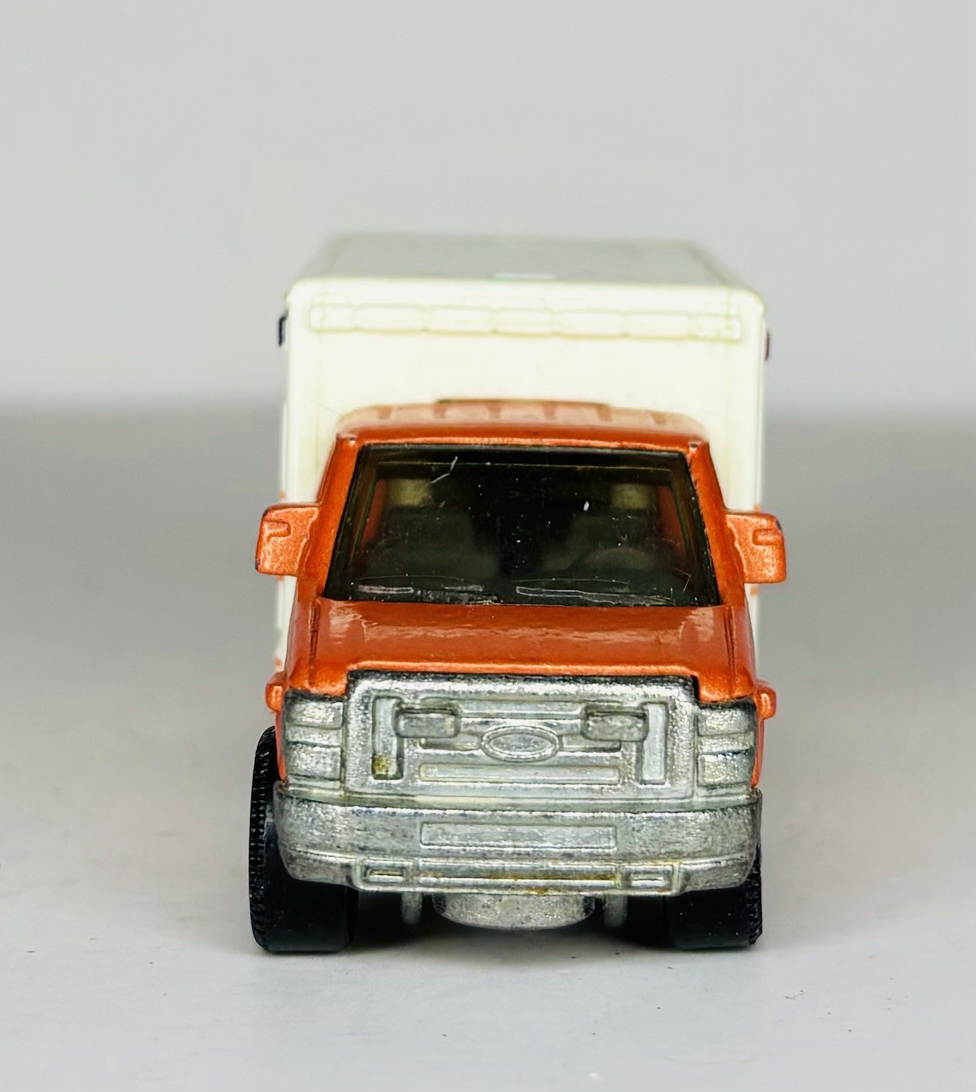 2009 Mattel Ford E-350 Ambulance Made In Thailand