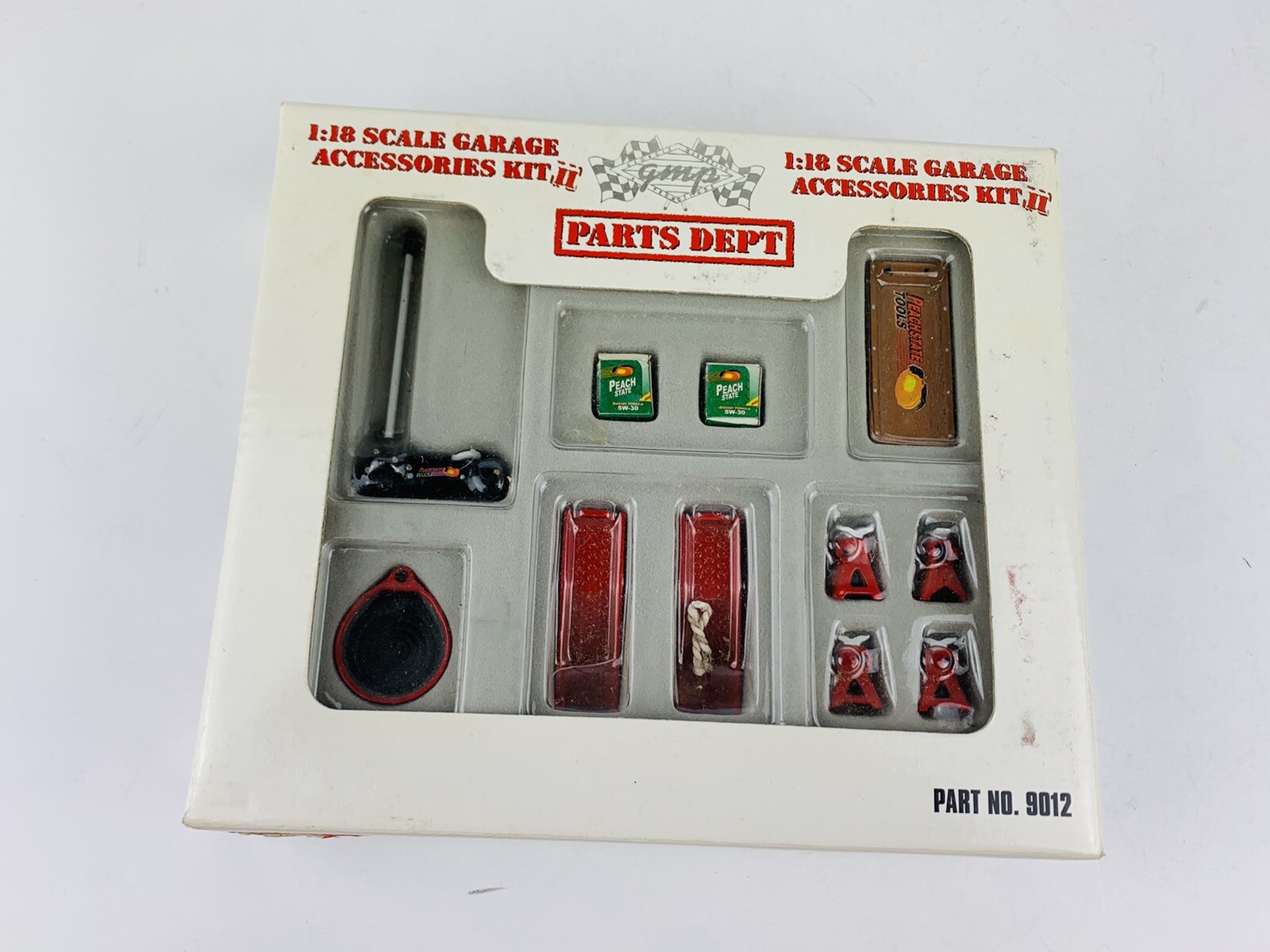 1:18 GMP Parts Dept GARAGE ACCESSORIES KIT II #9012 (Die Cast + Rubber/Plastic)