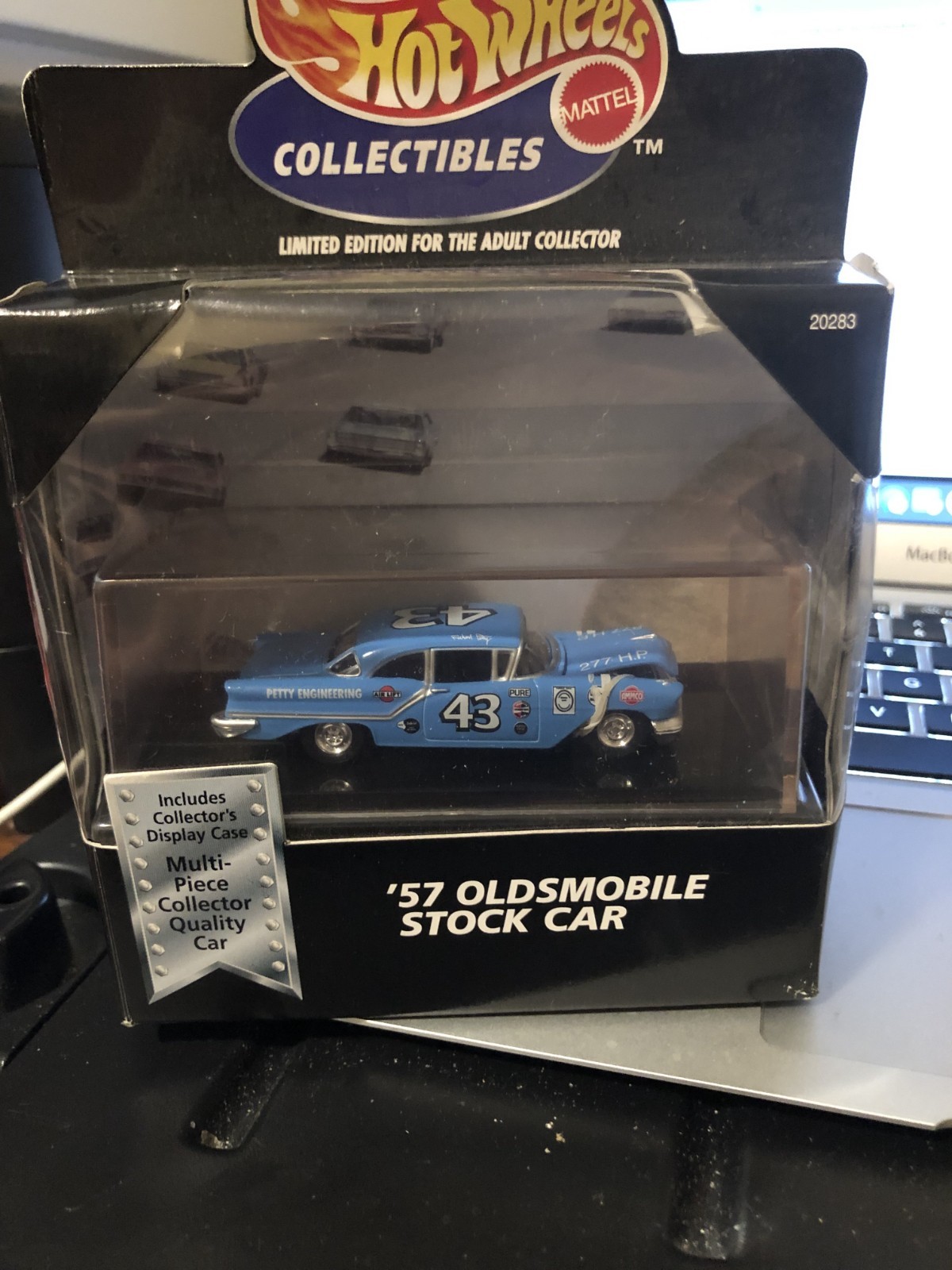 Richard Petty #43 HotWheels Collectibles ’57 Olds Stock Car-1:64 In Display Case