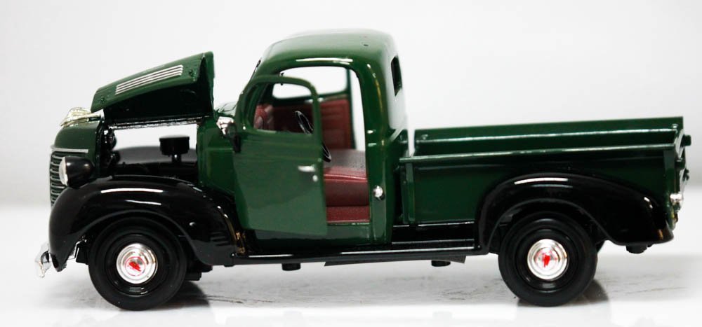Plymouth Ram Pickup Truck Vintage Classic Built Metal 1 24 Model12Promo18
