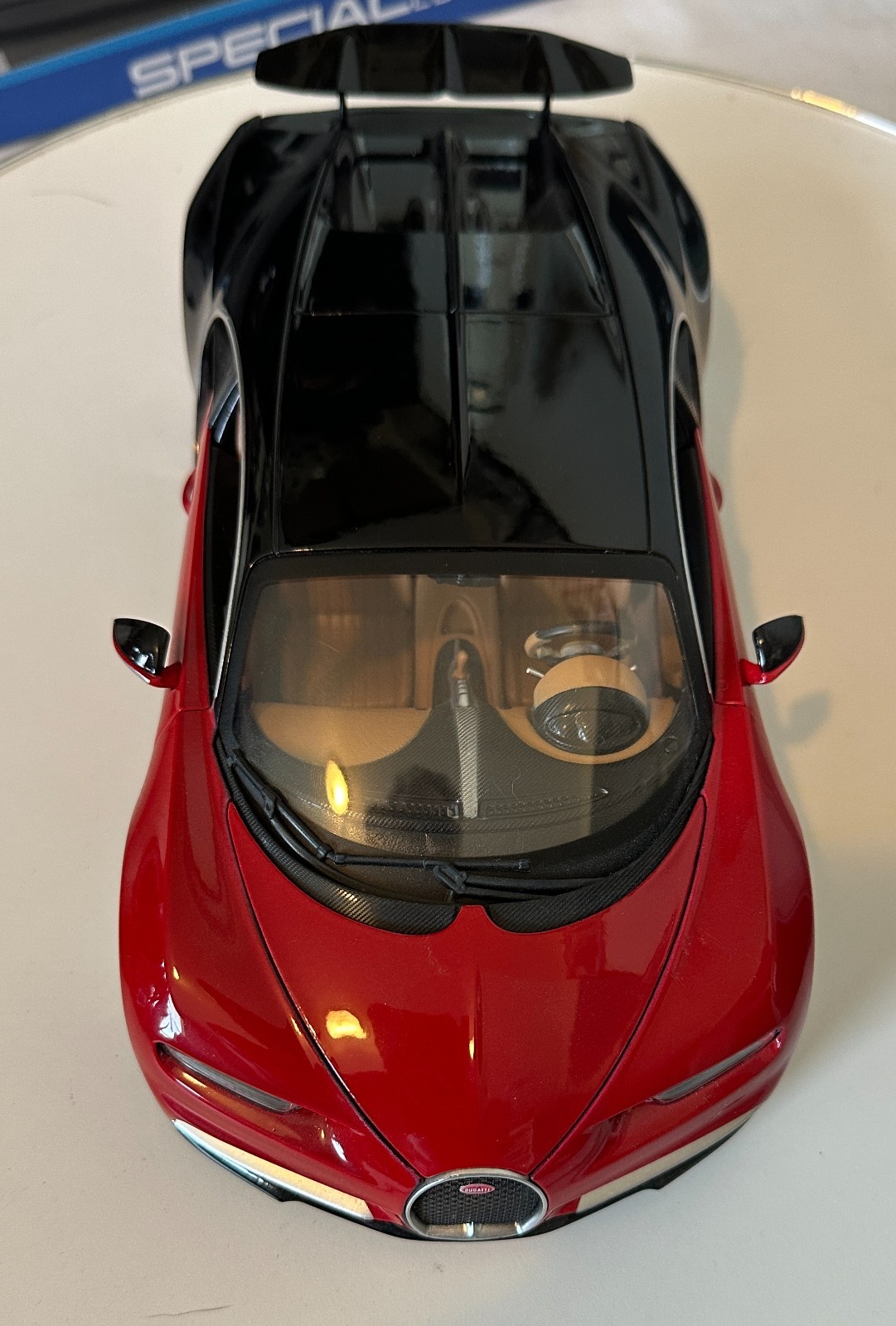 Bugatti Red Chiron Maisto Special Edition 1:18 Scale Diecast – 46629