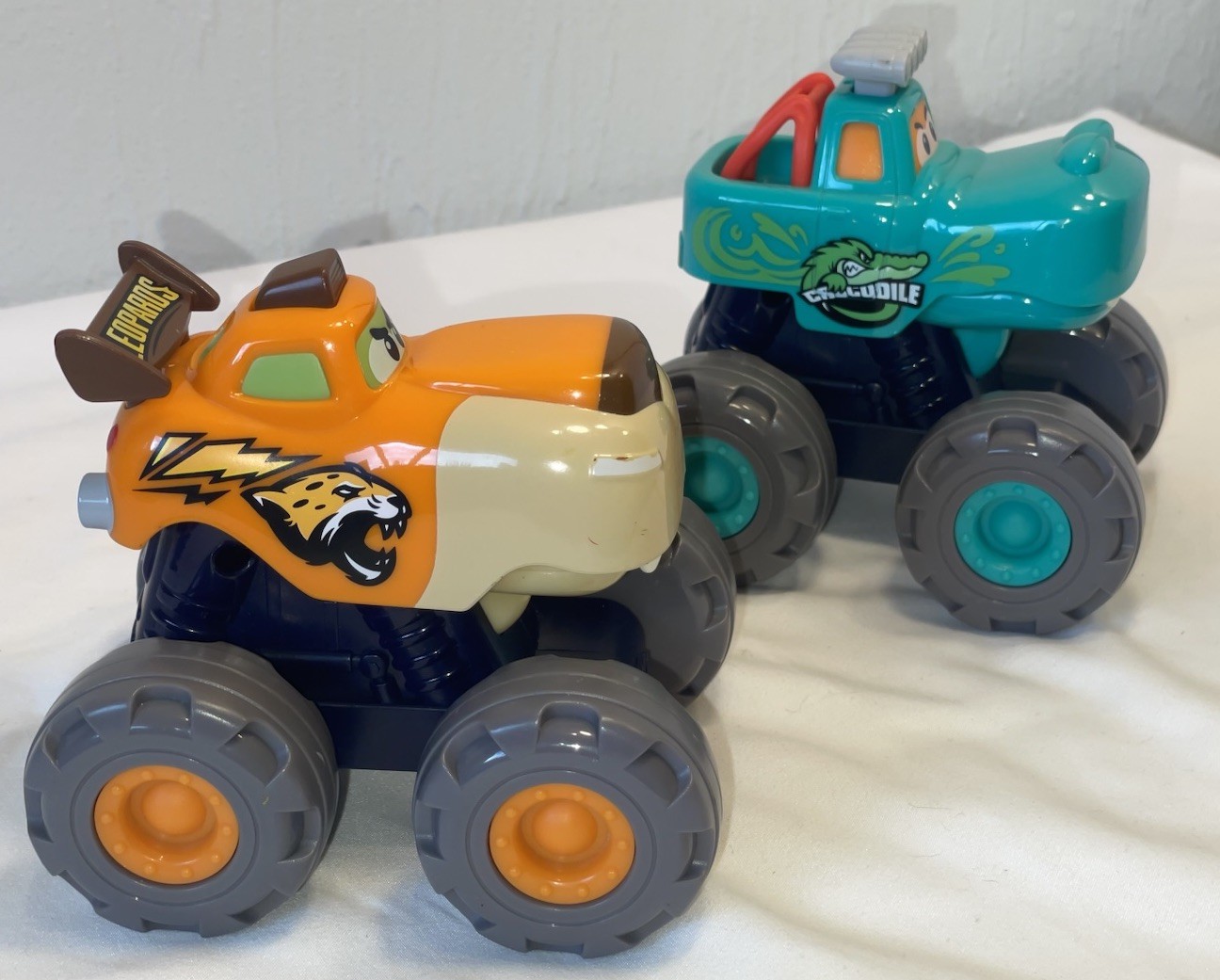2 Animal Monster Trucks Pull Back Cars Push Button Crocodile Leopard