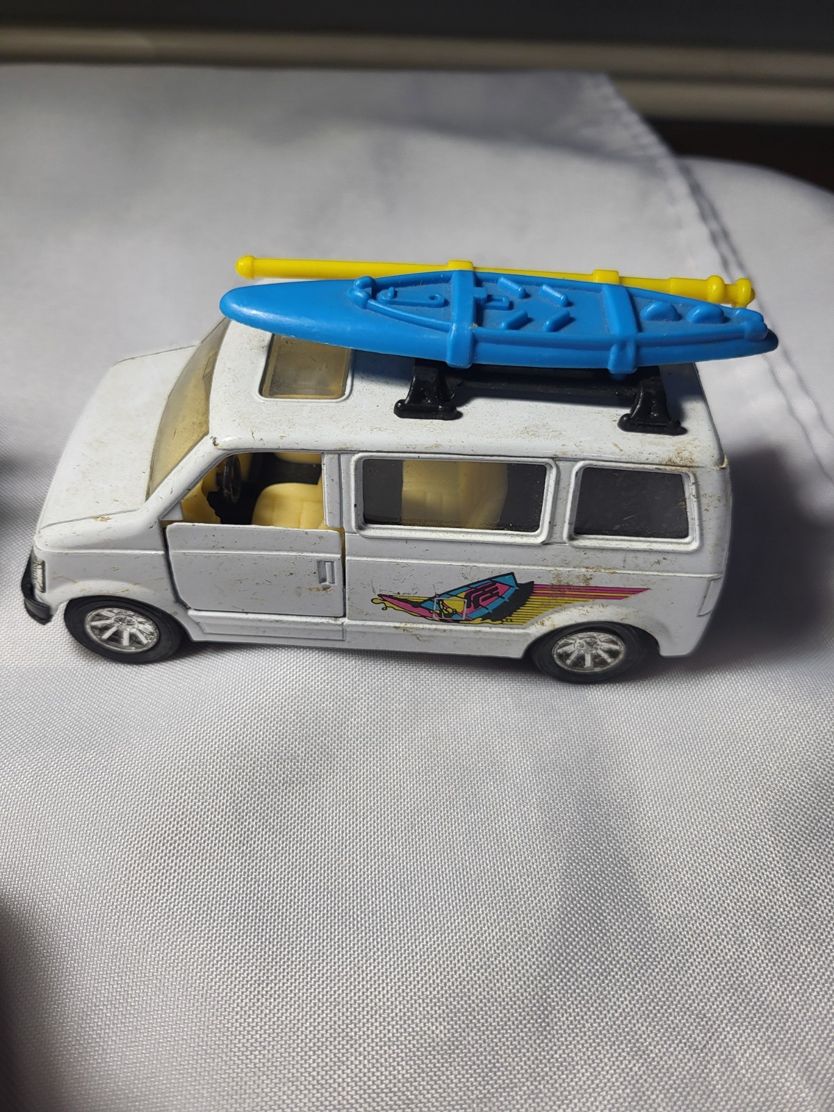 Lot of (6) Kintoy 1980s Pull back sports travel vans diecast 3.5