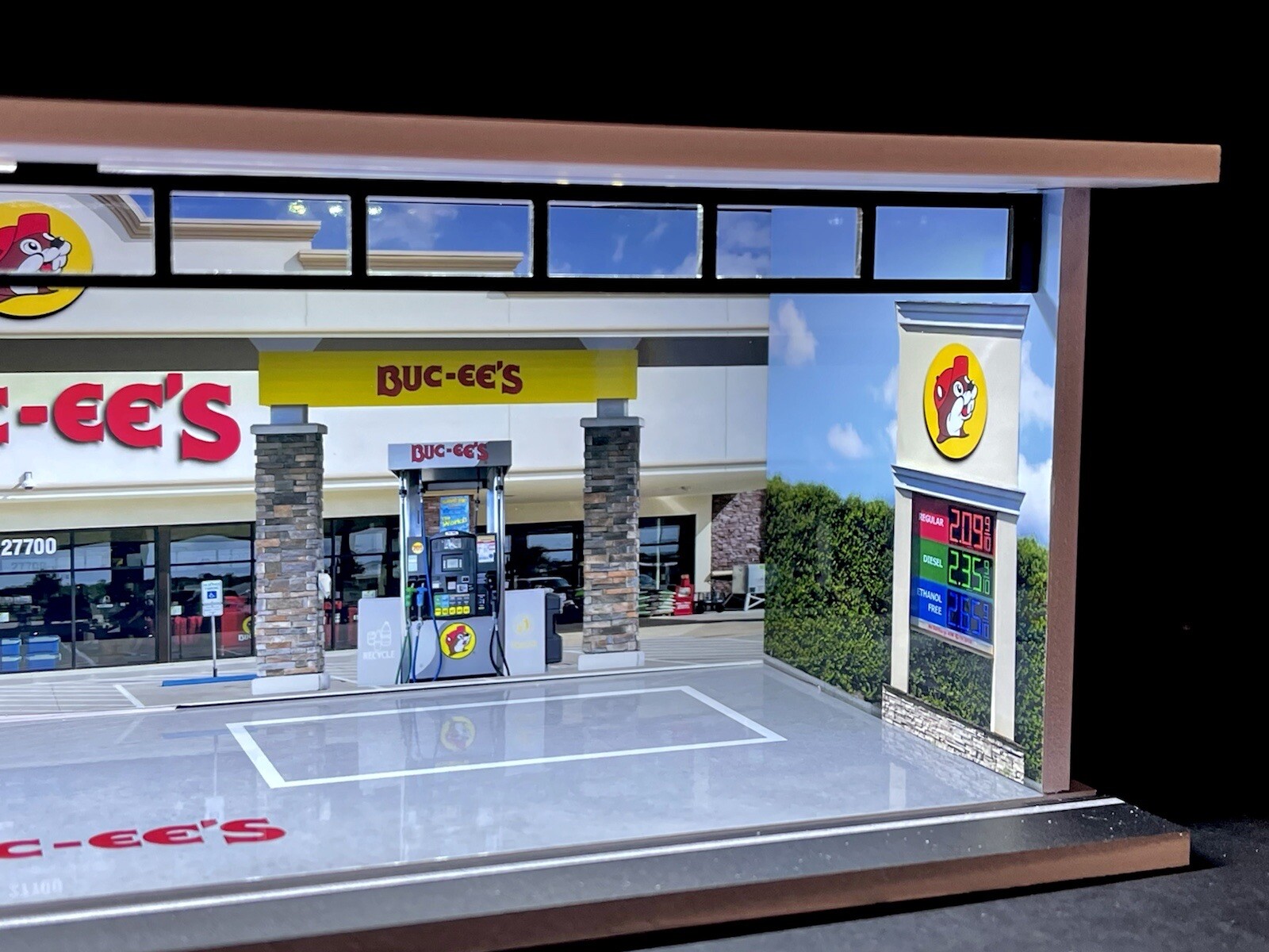 Buc-ee’s Theme 1:64 Model Garage Diorama LED Lighting! FAST SHIP FOR Hot Wheels