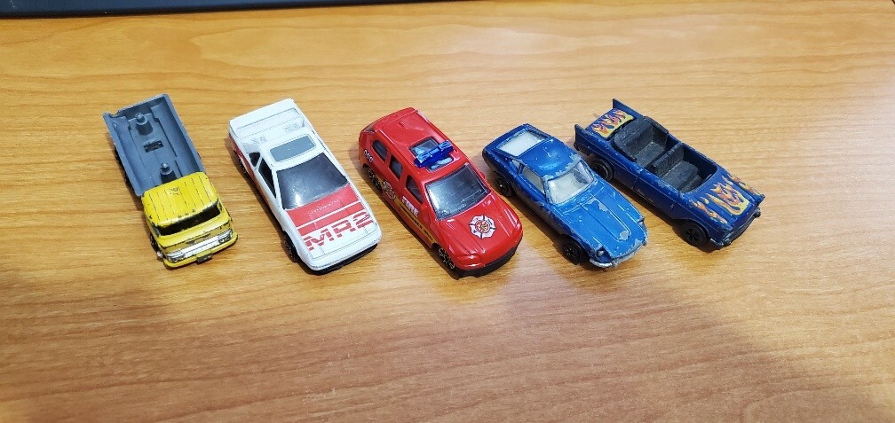 VARIOUS Lot Of 5 Cars 1/64 Scale Die Cast