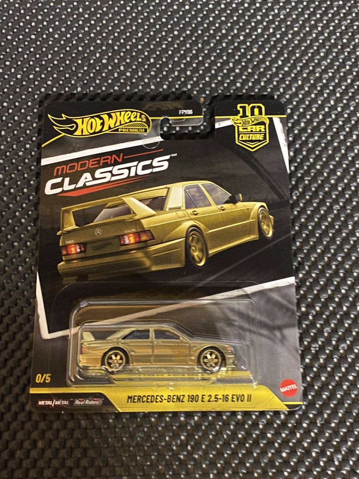 Chase! Hot Wheels Car Culture Modern Classics Mercedes-Benz 190 E 2.5-16 Evo II