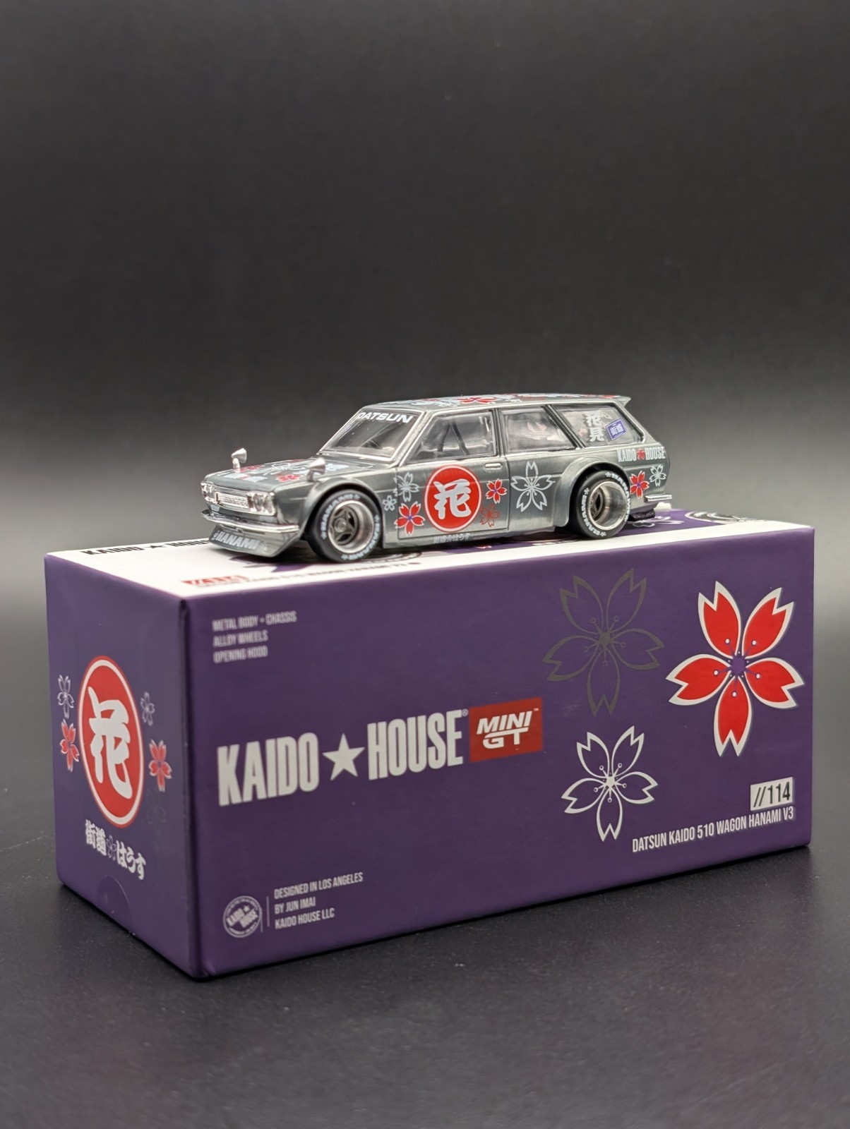 CHASE! Kaido House Mini GT KHMG114 Datsun Kaido 510 Wagon Hanami V3