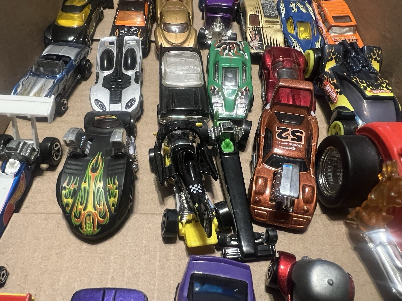 Hot Wheels & Matchbox Lot – 30+ Cars – Mixed Models