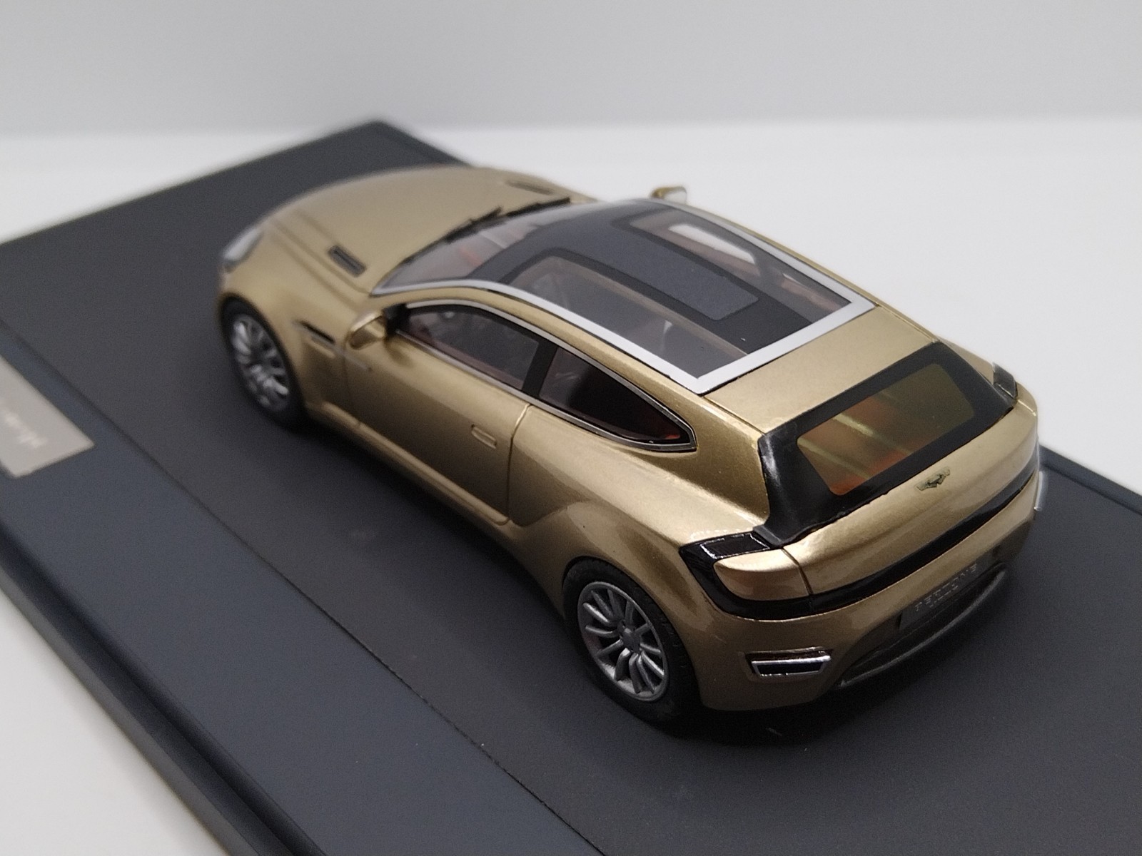 MATRIX 1/43 Aston Martin Bertone AM Jet 2 Concept 2013. Wow Rare!