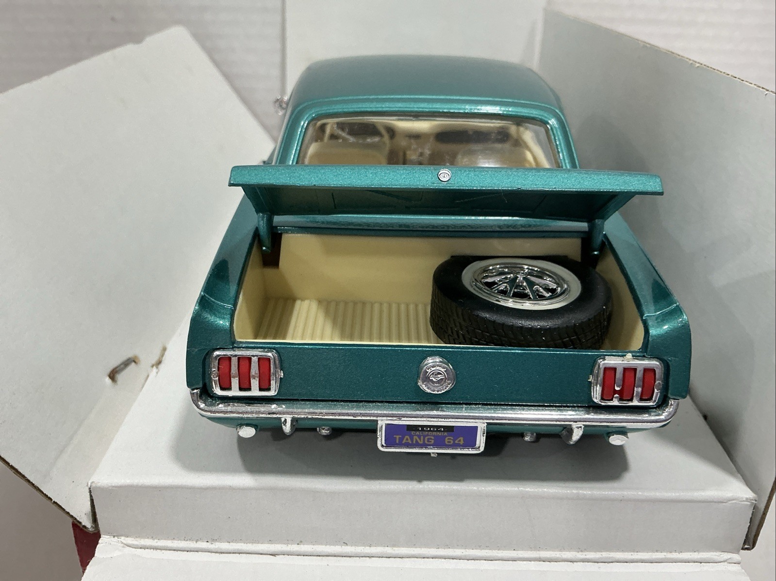 MIRA GOLDEN LINE 1964 1/2 FORD MUSTANG Hardtop 1:18 Scale blue Green ￼