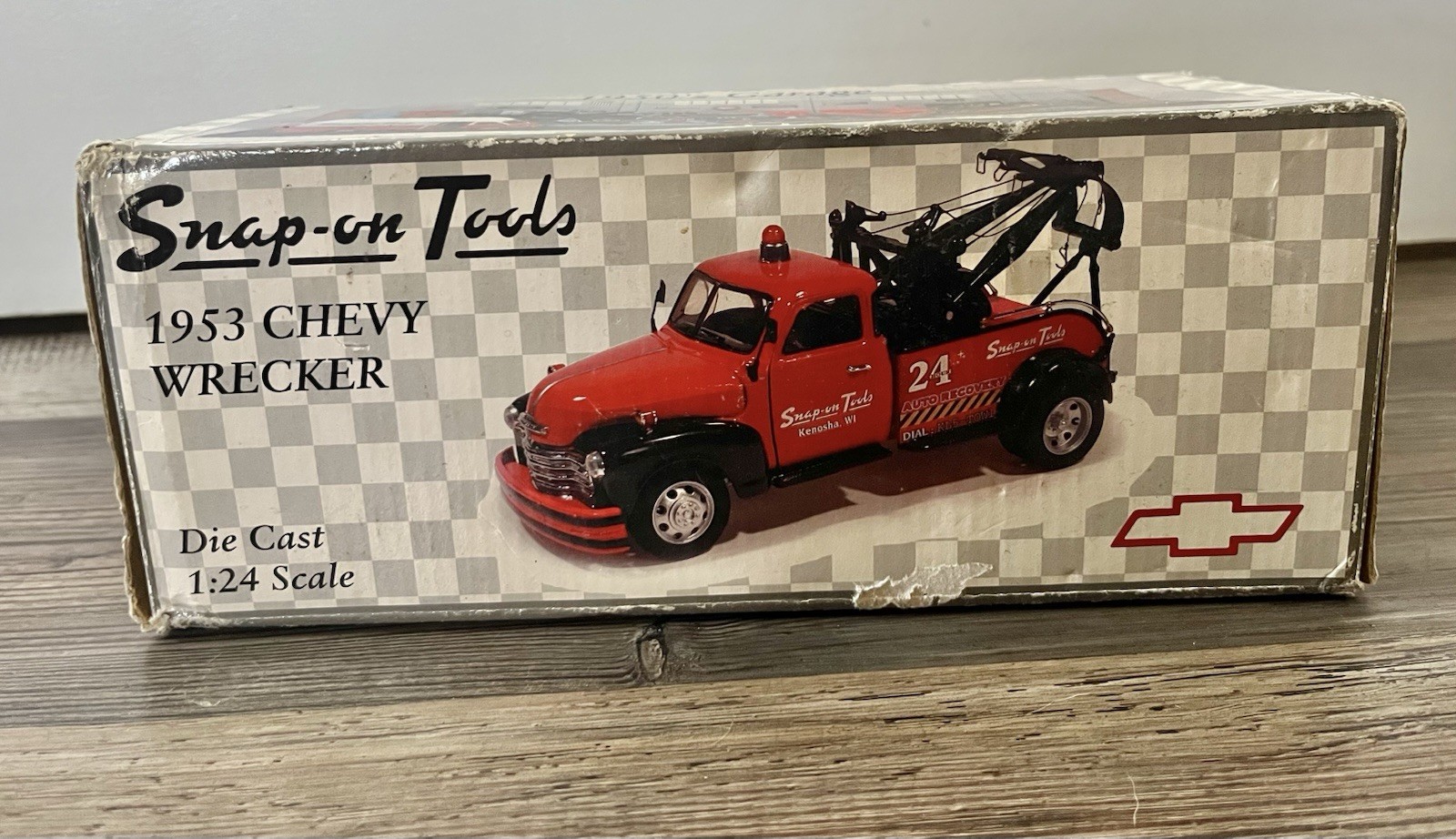 NIB Snap-on Tools 1953 Chevy Wrecker 1:24 Die Cast Crown Premiums #2402494 Truck