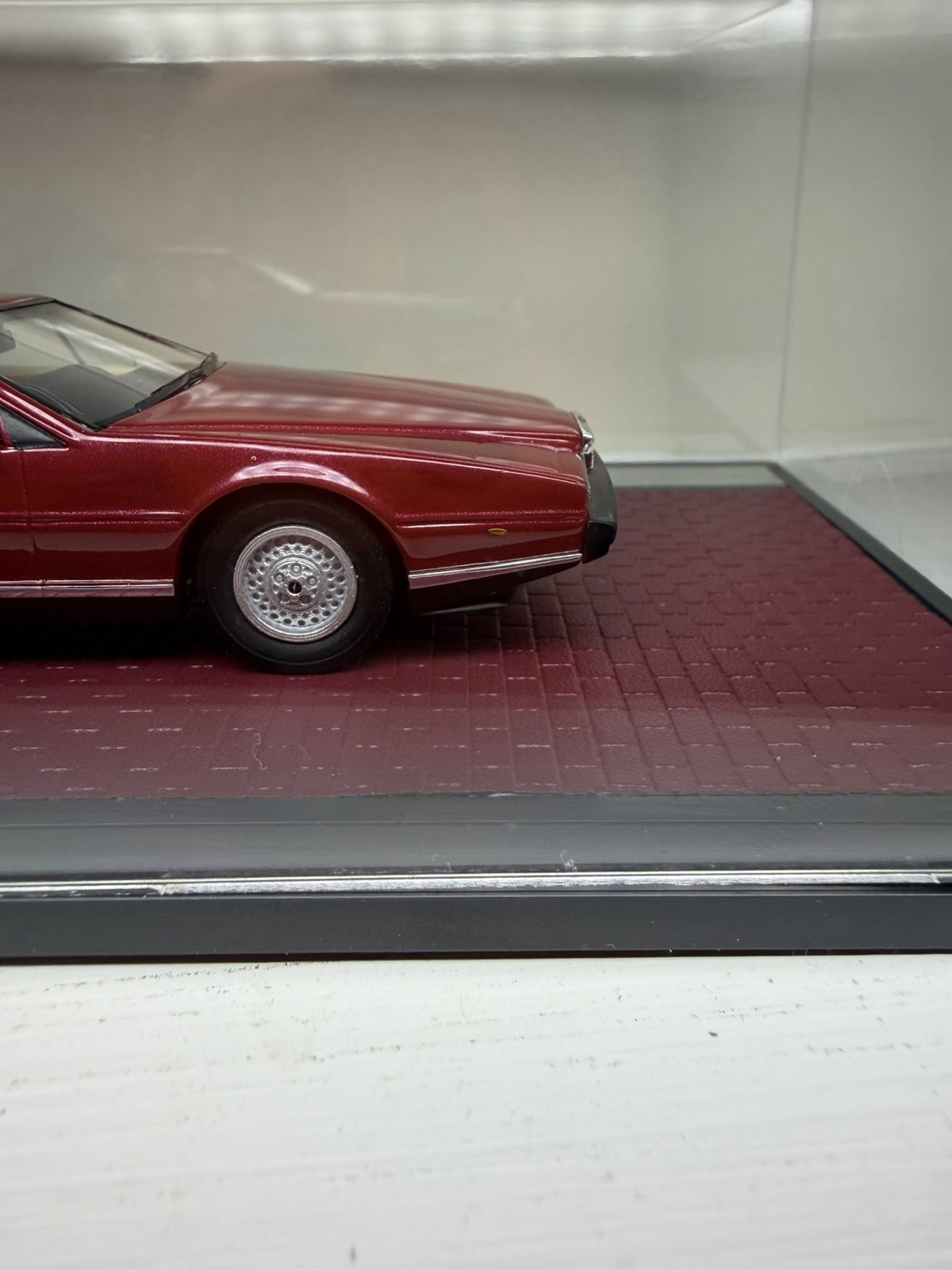 Matrix 1:43 Aston Martin Lagonda Series I (1974–75) Deep Metallic Red