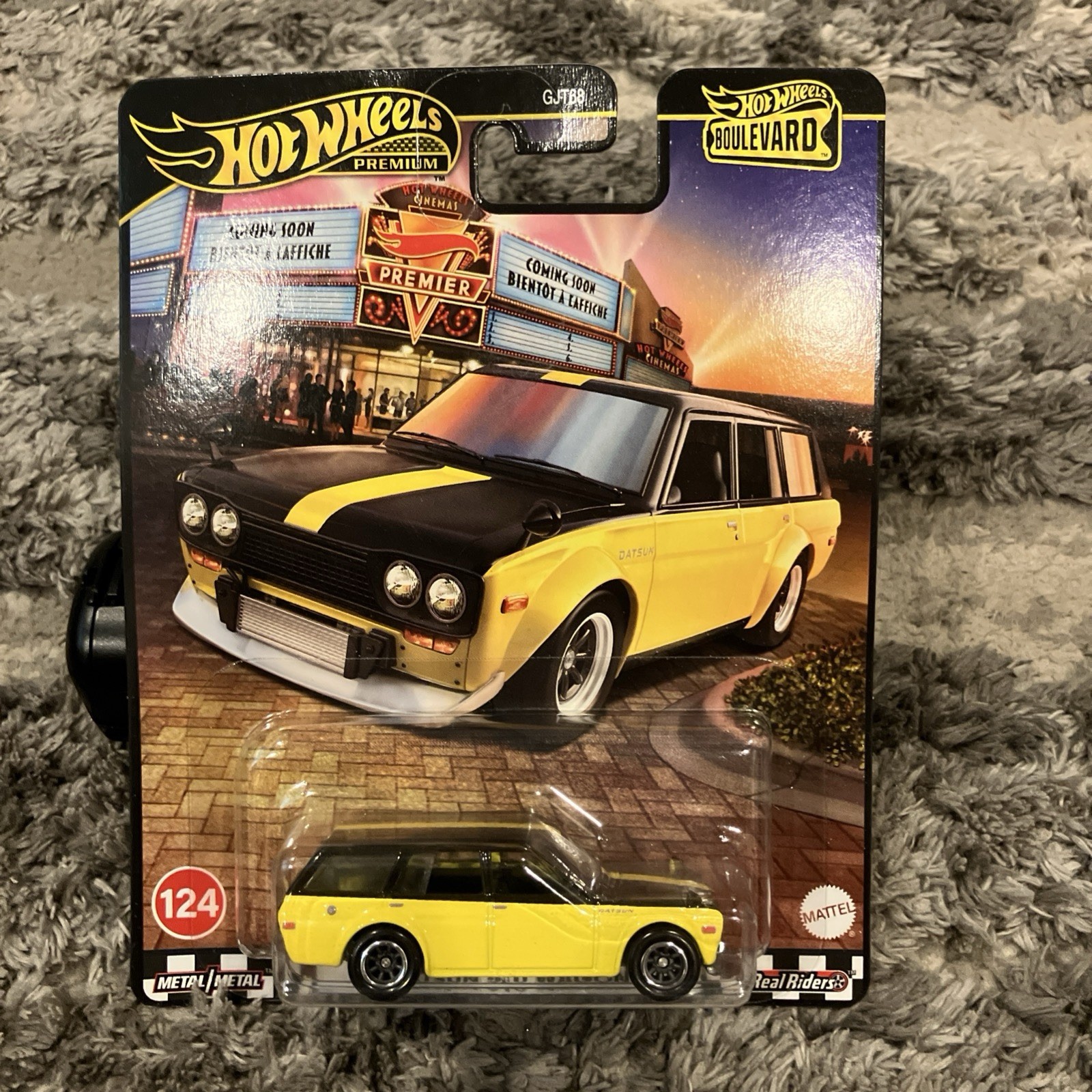 Hot Wheels Premium Boulevard Datsun 510 Wagon #124