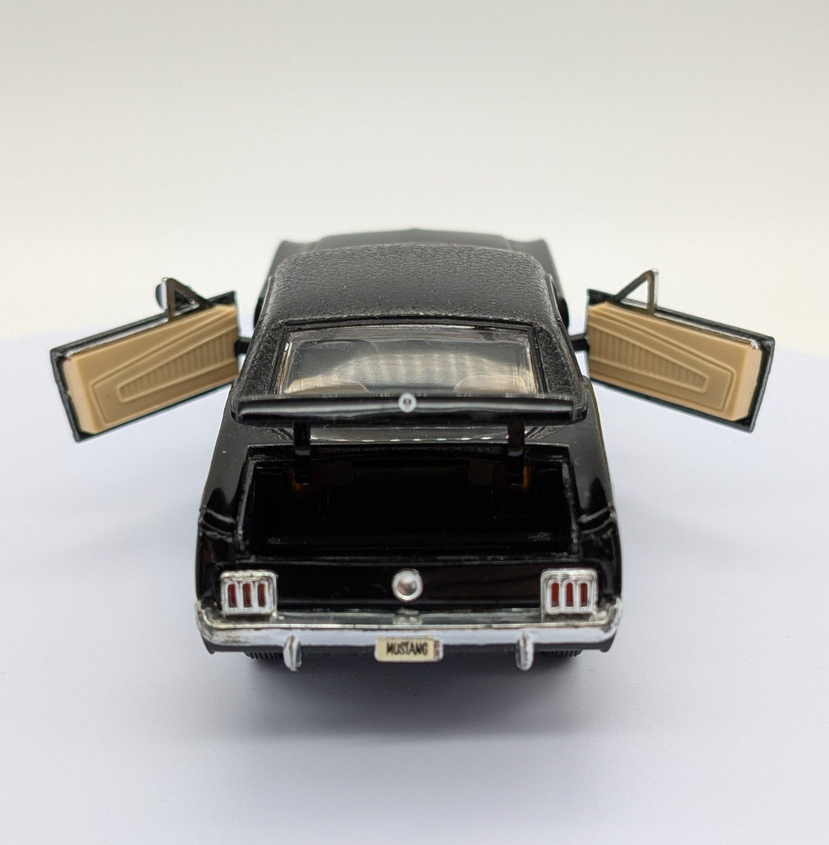 1965 Ford Mustang Black / Tan Diecast 1/32 Scale SS5719 Superior Collectibles