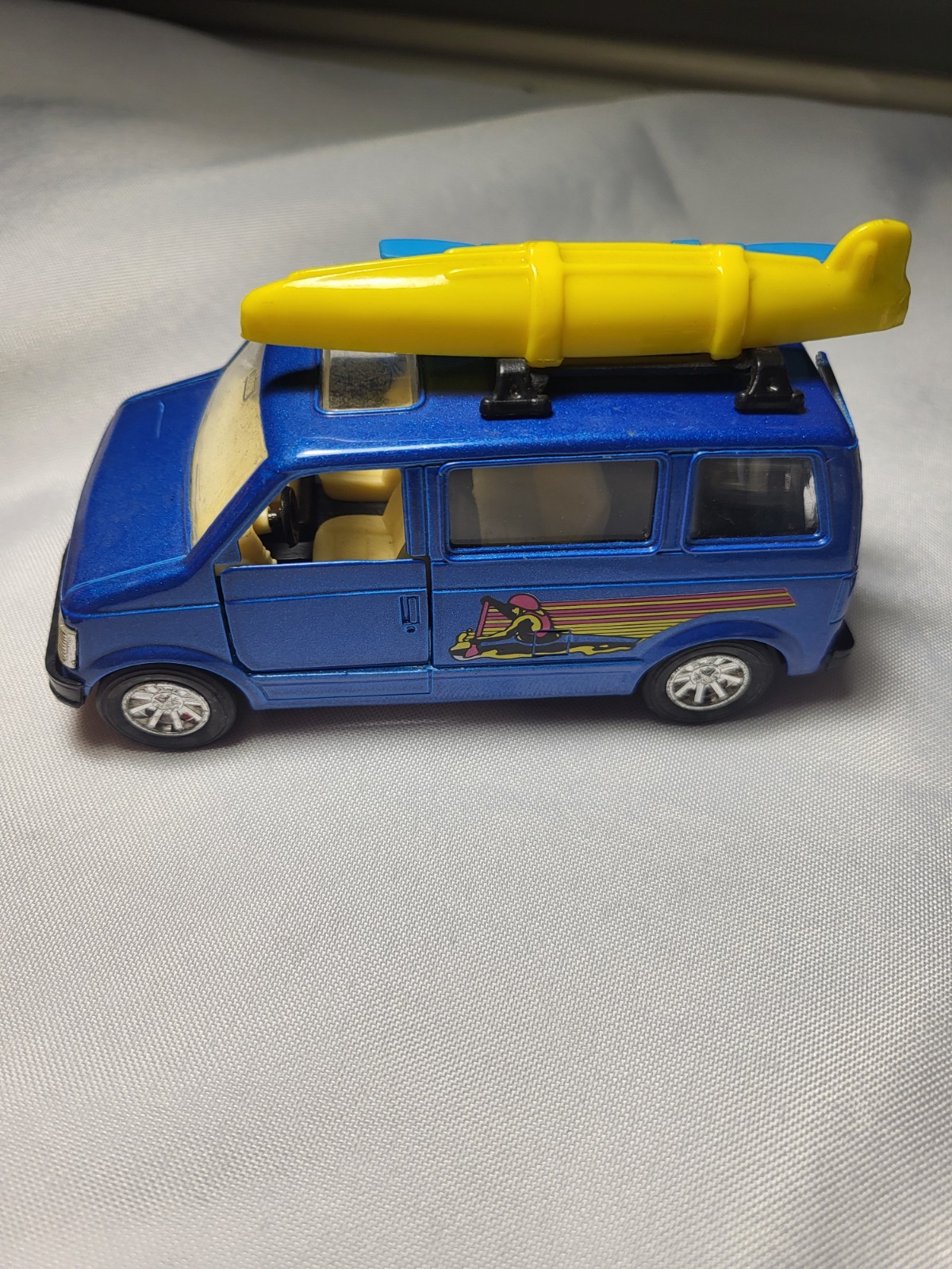 Lot of (6) Kintoy 1980s Pull back sports travel vans diecast 3.5
