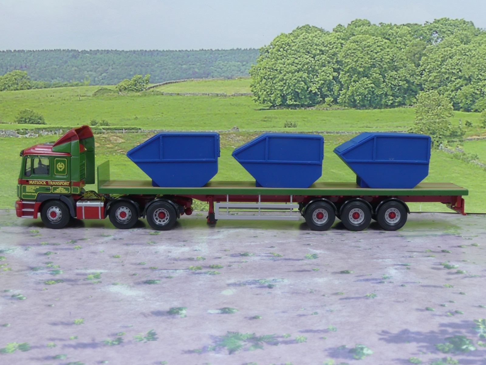 Corgi CC12013 MAN Flatbed & Skips – Matlock Transport – 1:50 scale mint boxed