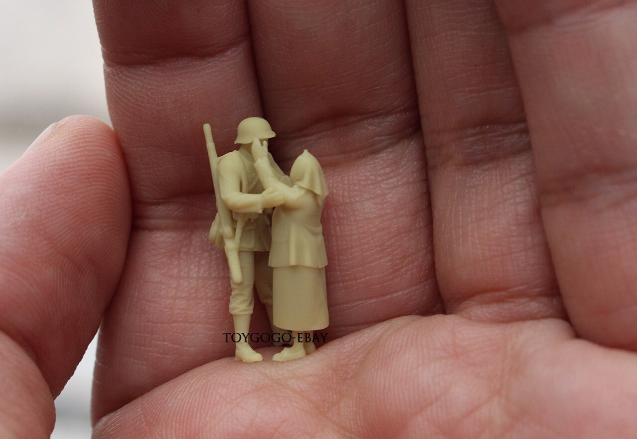 1/72 TANK 1:72 WW2 Mother say bye son battlefield toy TotalWar diorama in stock