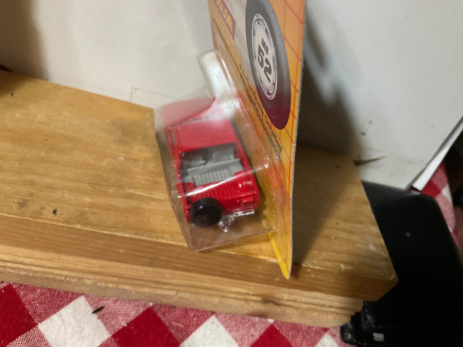 Matchbox 1992 MB 52 Isuzu Amigo new color for 1992 is red