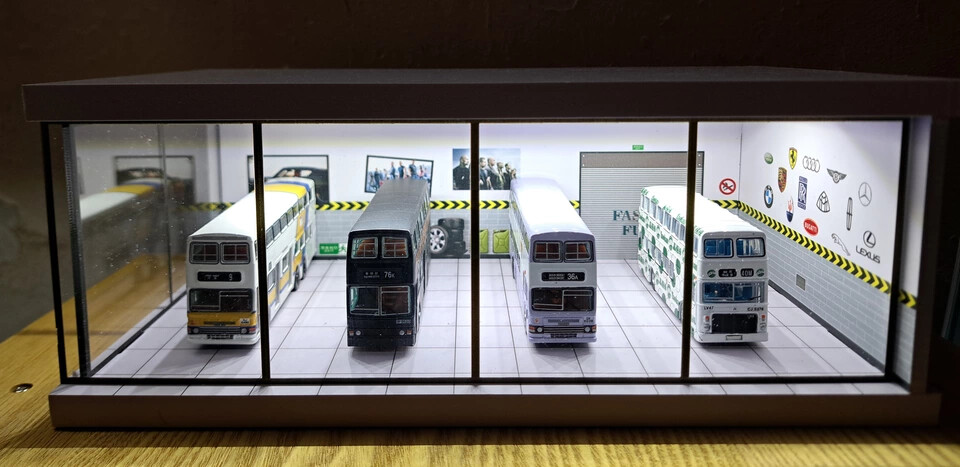 1/43 Diorama Garage Model LED Lighting City Car Parking Lot Scene Display Model
