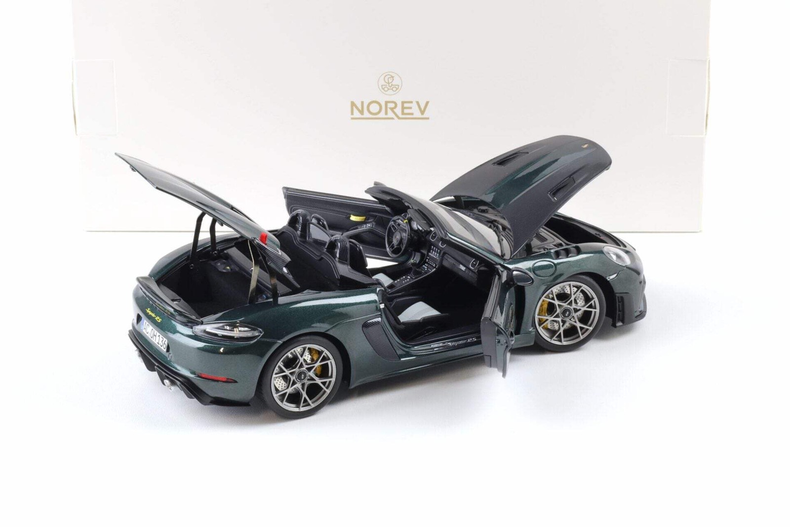 Norev 2023 Porsche 718 Spyder RS w/ Weissach Package Forest Green 1:18 187272