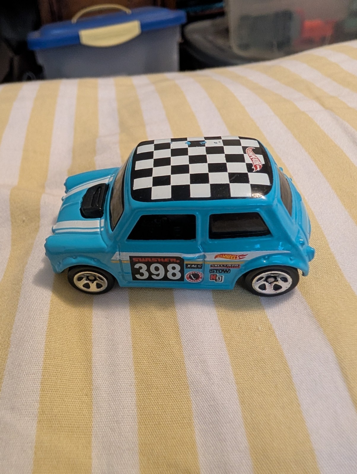1969-1976 Morris Mini Cooper Collectible 1/64 Scale Diecast Diorama Model