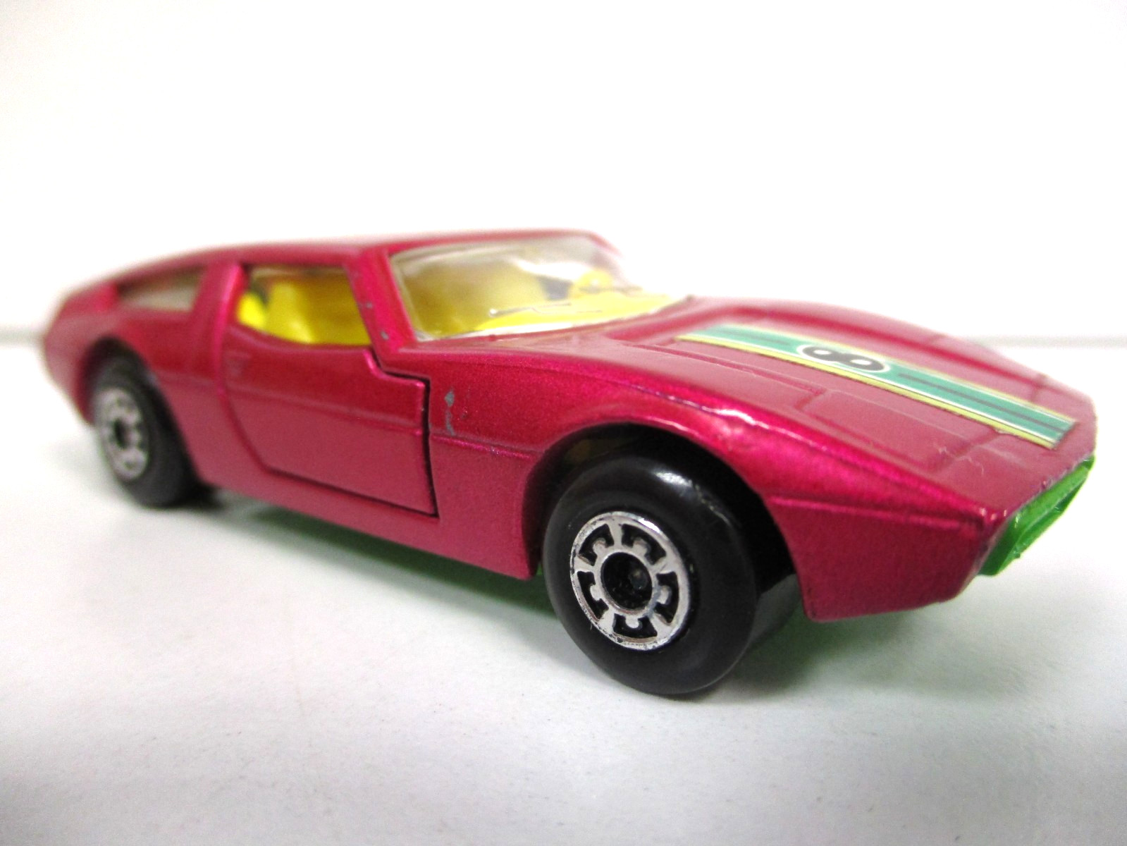 LESNEY MATCHBOX SUPERFAST #32 – MASERATI BORA – BOX